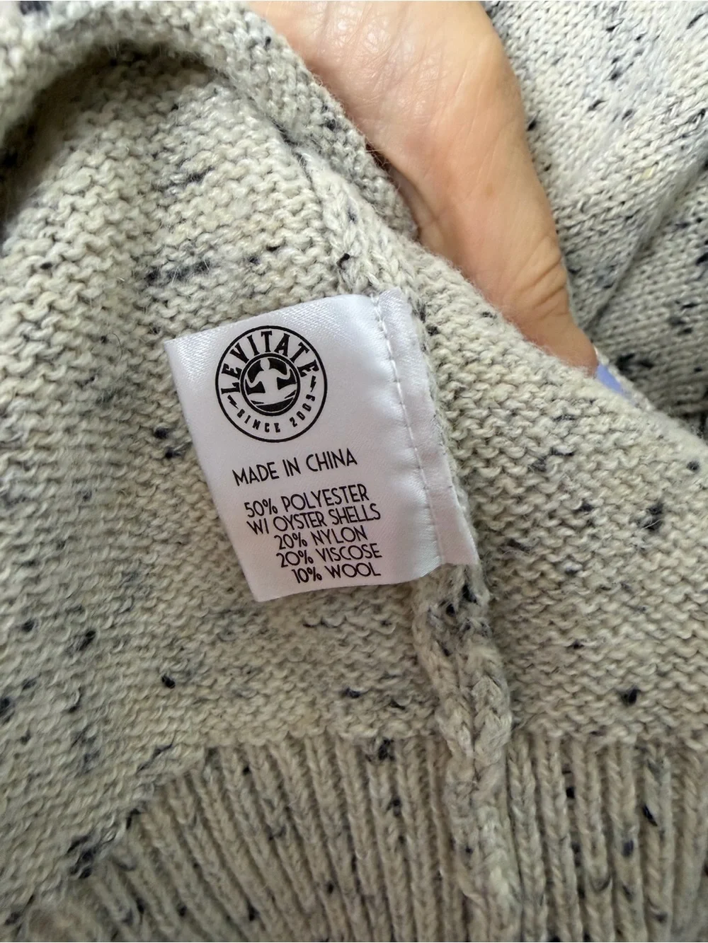 Levitate Seawool Oyster Speckled Turtleneck Sweater – Size Medium -*k